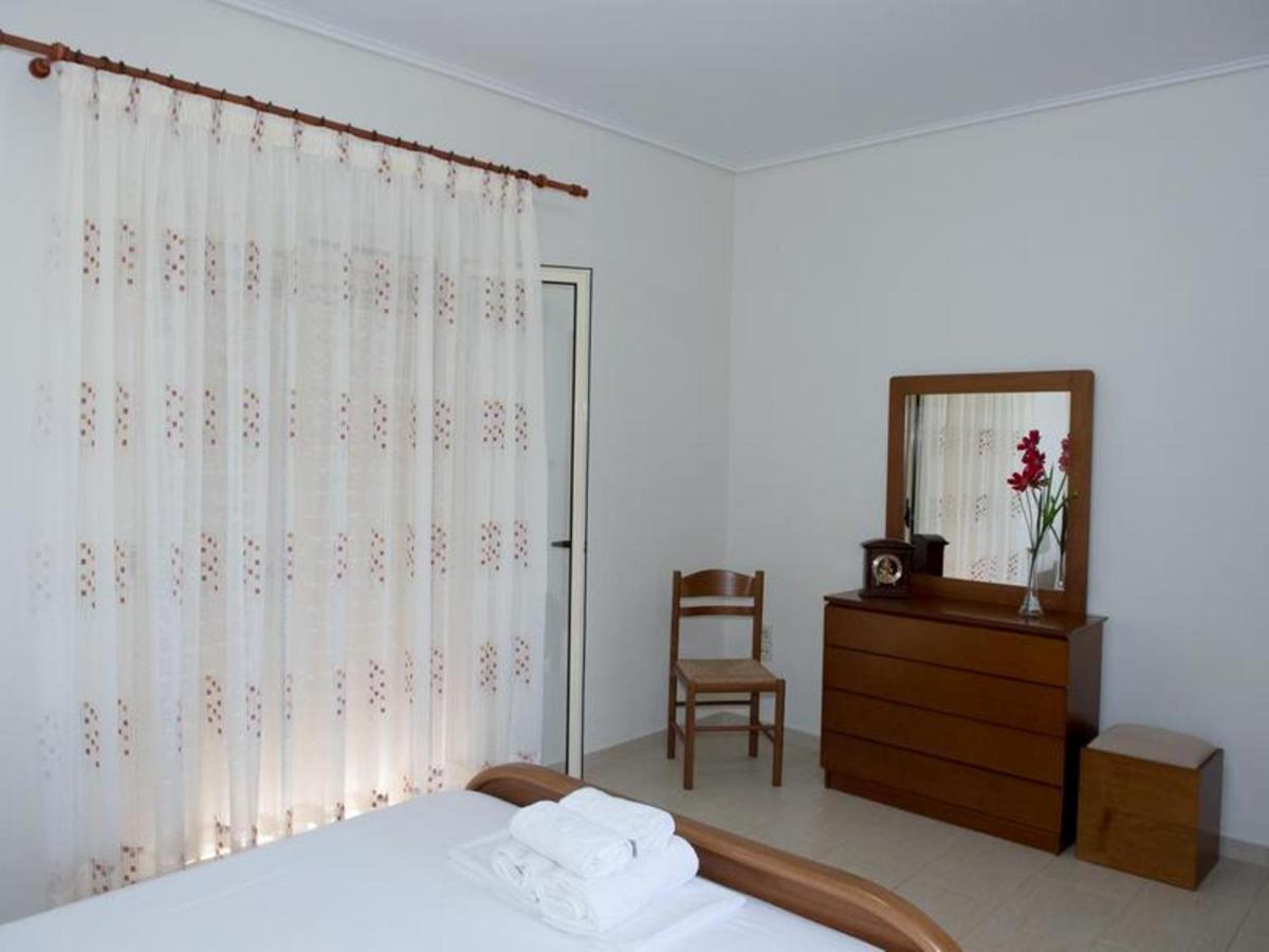 Manoleas Villas - Apartment 2 Stoúpa Exterior foto