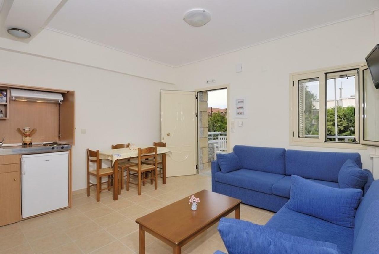 Manoleas Villas - Apartment 2 Stoúpa Exterior foto